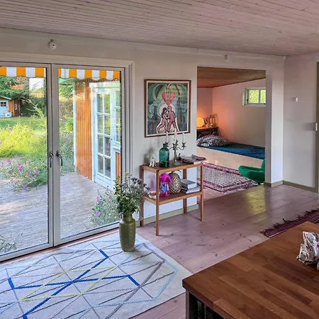 Feriehus With Field Views & Fanefjord Charm *