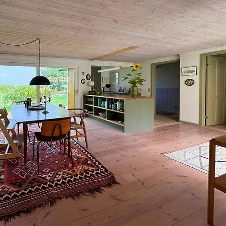 Feriehus With Field Views & Fanefjord Charm Askeby
