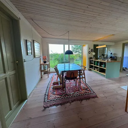 度假居 With Field Views & Fanefjord Charm Askeby